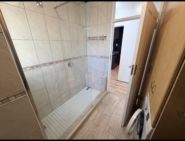 3 BEDROOM APARTMENT TO LET IN HUMEWOOD